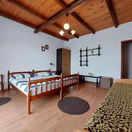 Vilim شقة Pinezići